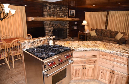 North Wawona Cabina | (52) Tuolumne Meadow (1 Bedroom Only) at The Redwoods In Yosemite