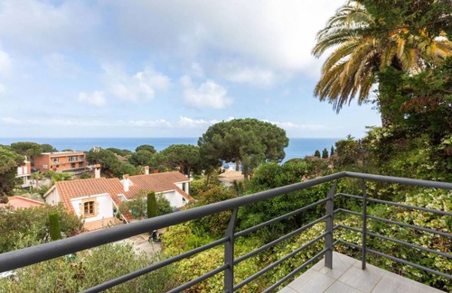 Lloret de Mar Villa | 520 m² Villa ∙ 4 habitaciones ∙ 8 huéspedes