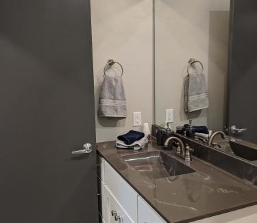 Champaign Apartamento | 520 Neil Heart of Downtown Champaign