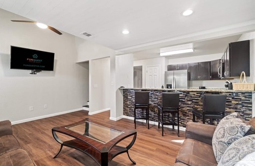 Biltmore Beach Casa | 5218 Beach Dr A