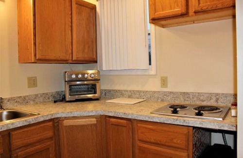 West Main HIll Apartamento | 525 Sprague 6 · Apartment just outside of downtown Kalamazoo