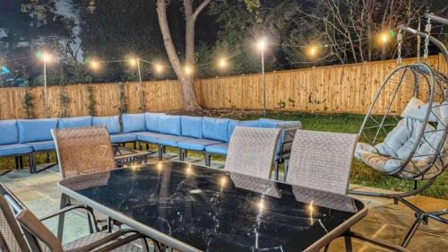 Seminary Hill Casa | 5300sqft Home 10 Mins to Washington DC Sleeps 20