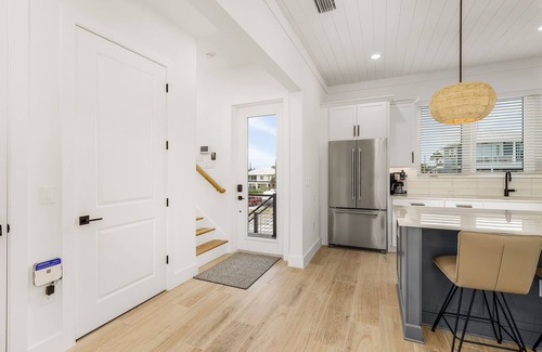 Mid Island Casa | 5350 Chasing Sunshine: 5BD/4.5BA Pool Home, Steps to Sand!