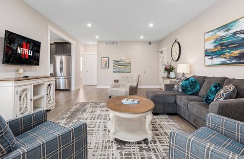 Traverse City Condominio | 539 Bay St. Lake View Condo Unit 204E