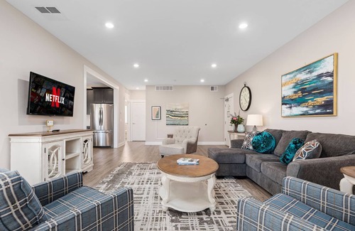 Traverse City Condominio | 539 Bay St. Lake View Condo Unit 304E