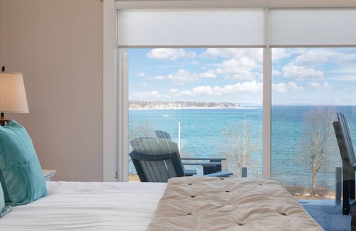 Traverse City Condominio | 539 Bay St. Lake View Condo Unit 401W