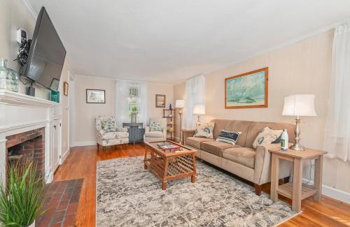 Harwich Port Casa | 54 Hiawatha Road Harwich Port Cape Cod - Ocean's Favorite
