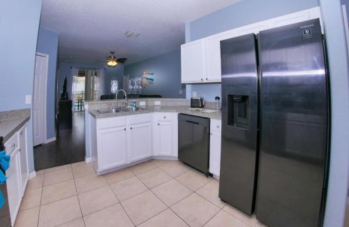 Sunset Ridge Casa | 54 Pool Home Located In Sunset Ridge Community!