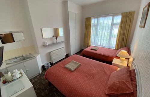 Cleethorpes Casa | 55 Clee Road, Cleethorpes Spacious Guest House by Sea