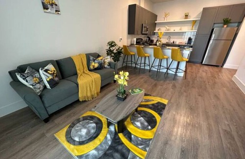 Pflugerville Apartamento | 55 Cozy King w Resort Amenities