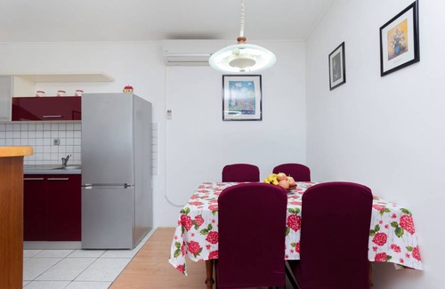 Novi Vinodolski Apartamento | 55 m² Apartamento ∙ 1 habitación ∙ 4 huéspedes