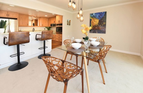 Walnut Creek Condominio | 55+ Rossmoor Walnut Creek Offers Resort Living at its Finest