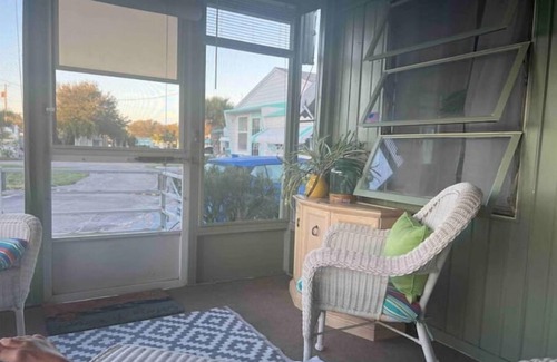 Fort Pierce North Casa | 55+ Treasure Coast Mobile Home near beach