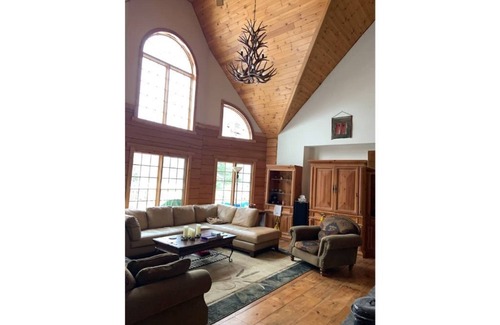 Dysart et al Chalet De Esquí | 5500 Sq ft Executive Chalet on Drag Lake, Haliburton