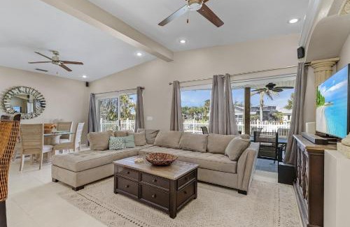 Mid Island Casa | 5535 Casa de Lujo- Heated Pool with Water Views home