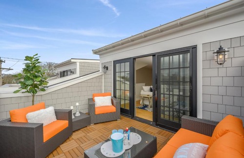 Harwich Port Casa | 557 Route 28, Unit 204, Harwich Port Cape Cod - - Beach Therapy
