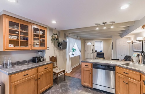 Fairmount Casa | 564 1/2 North Judson