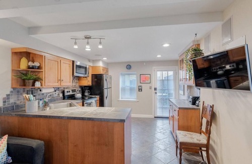 Fairmount Casa | 564 1/2 North Judson