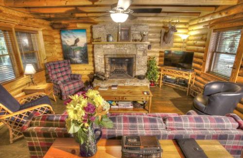 Sautee Nacoochee Casa | 569) Massive Cabin in the woods 6 miles from Helen