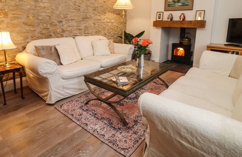 Ozleworth Cabaña | 57 BRADLEY STREET, romantic, with open fire in Wotton-Under-Edge
