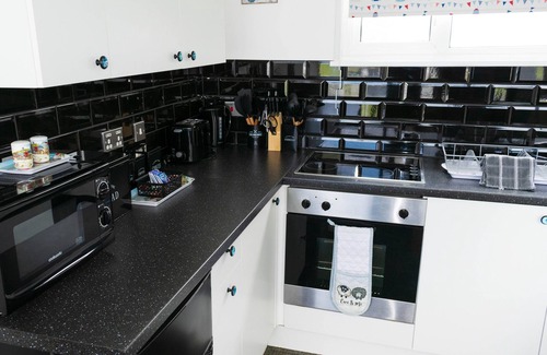 Chapel Saint Leonards Cabaña | 57 CHERRY PARK, pet friendly, with a garden in Chapel St Leonards