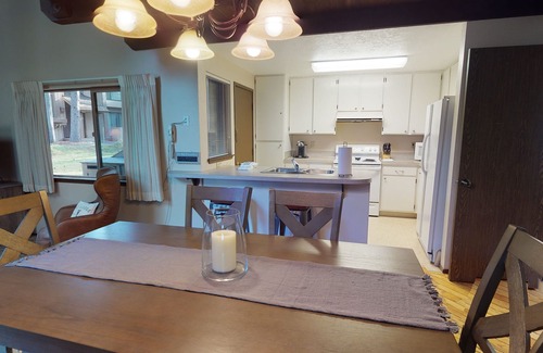 Tennis Village Condominio | 57 Tennis Village: condominio de 2 dormitorios / 2 baños en Sunriver, para 8 personas