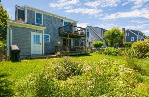 Sandwich Casa | 57 Wood Avenue Sandwich - - Cape Cod