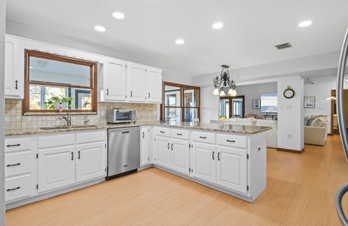 Oviedo Casa | 5700+ sqt home & a barn to celebrate your special milestones on 20-acre Orlando