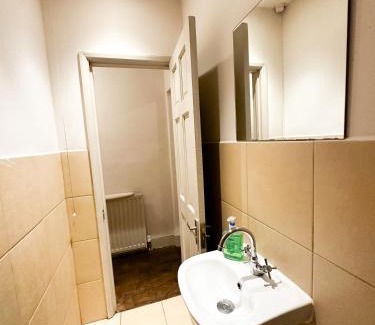 Evelyn Casa | 58 Alloa townhouse