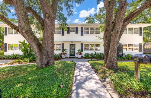 Saint Simons Heights Casa | 588 Demere-7 Bedrooms
