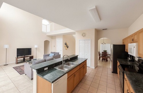 Cumbrian Lakes Casa | 5BD/3.5BA Lake View, Private Pool, close to Disney