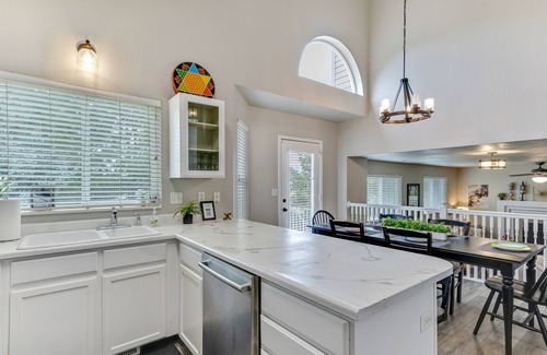 Draper Casa | 5BD Home w/ mountain view, board games, 30 min Ski