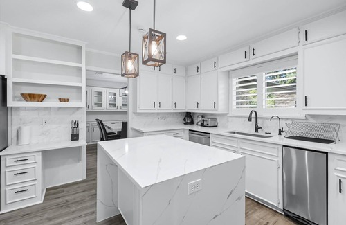 Flower Mound Casa | 5BD Modern Farmhouse Retreat, Sleeps 12