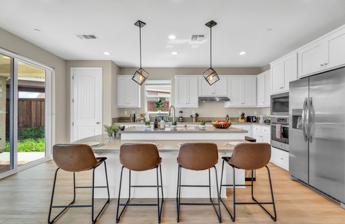 Fairfield Casa | 5BD Modern Home: Pool/Ping-Pong/Arcade - Wine City