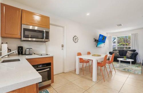Imperial Point Casa | 5BD Pool BBQ Gazebo 5min Beach