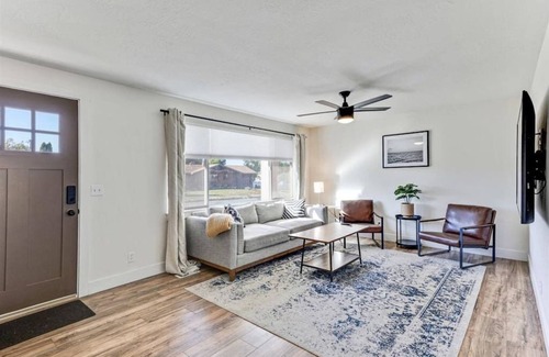 Layton Casa | 5BD w King bed,CheerfulHome in Layton Sleeps 10