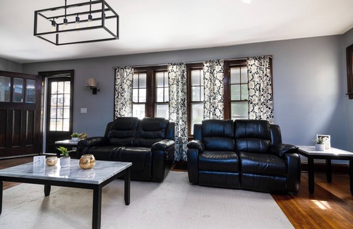 Niagara Falls Casa | 5Br, 1.5 Ba Close To Niagara Falls State Park