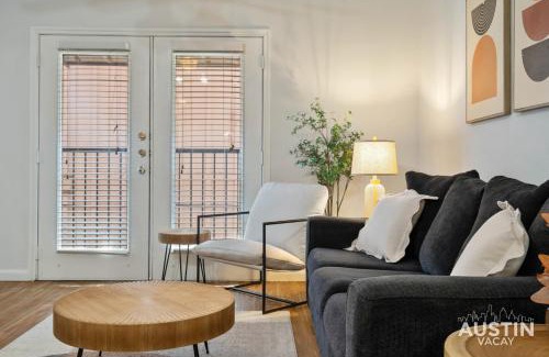 North University Apartamento | 5BR 2BA Austin Hideaway Near SoCo The Domain and Lady Bird Lake by Austin Vacay