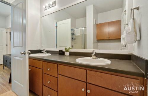 North University Apartamento | 5BR 2BA Austin Hideaway Near SoCo The Domain and Lady Bird Lake by Austin Vacay