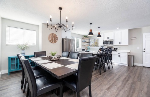 Granite Casa | 7br / 5ba / 3kitchen Inicio + piscina privada y jacuzzi a solo 8 millas de Snowbird y Alta