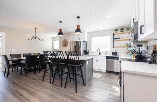 Granite Casa | 7br / 5ba / 3kitchen Inicio + piscina privada y jacuzzi a solo 8 millas de Snowbird y Alta