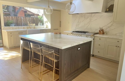 Community Center Casa | ¡NUEVO LISTADO! 5BR / 3BA en el corazón de Palo Alto - a poca distancia del centro
