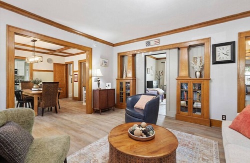 John Ball Park Apartamento | 5BR/3BA Near Downtown & Medical Mile Fenced Yard