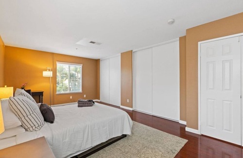 Riverside Casa | 5BR/3BA | Queen Beds | Family Home in Riverside