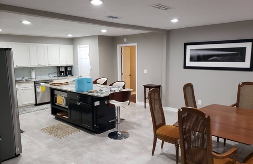 Beaumont Casa | Large Home w/ huge back deck, Great for Relaxing!