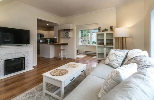Sylvan Beach Casa | Luxurious 5 BR Home in the Heart of Sylvan Beach!