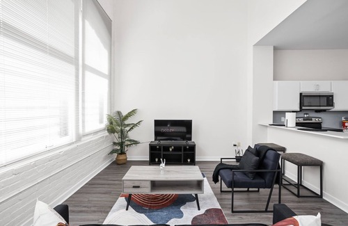 Mile Square Apartamento | 5BR Cozysuites The Block with Pool Table