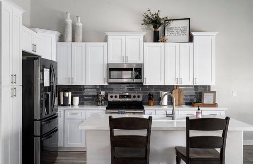 Avondale Casa | 5BR Family Friendly | Heated Pool + Game Room
