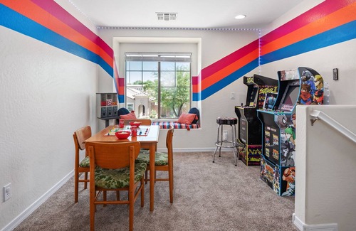 Power Ranch Casa | 5BR Family Home, Pool Arcade 500mbps & 5 KING BEDS