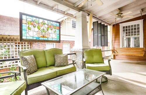 Midtown Casa | 5BR Historic Midtown Craftsman Home w Jacuzzi